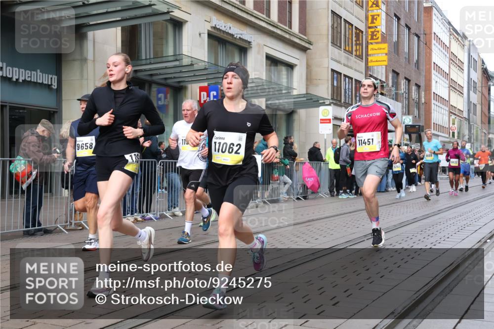 05.10.2025 - 20. swb-Marathon Bremen Strokosch-Dieckow http://msf.ph/oto/9245275 05.10.2025 10:50:27 Ziel 7733, 9199, 9230, 9251, 9267, 9277, 9299, 9399, 9578, 9630, 9658, 9715, 9742, 9832, 9888, 9966, 9969, 9975, 9986, 10029, 10043, 10224, 10227, 10251, 10254, 10279, 10479, 10534, 10689, 10698, 11061, 11062, 11220, 11311, 11451, 11466, 11543, 11661, 7733, 9199, 9230, 9251, 9267, 9277, 9299, 9399, 9578, 9630, 9658, 9715, 9742, 9832, 9888, 9966, 9969, 9975, 9986, 10029, 10043, 10224, 10227, 10251, 11062, 11466 meine-sportfotos.de