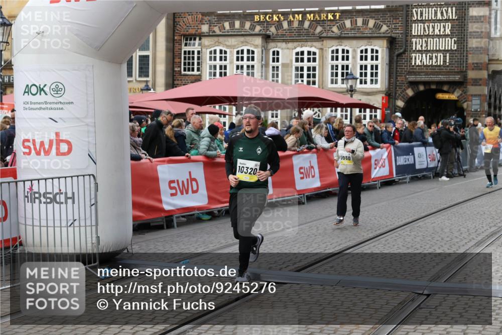 05.10.2025 - 20. swb-Marathon Bremen Yannick Fuchs http://msf.ph/oto/9245276 05.10.2025 11:11:38 Ziel 10320, 11030, 11083 meine-sportfotos.de