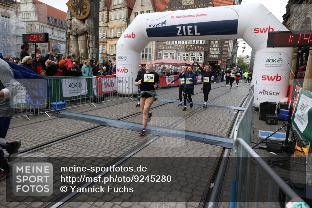 05.10.2025 - 20. swb-Marathon Bremen Yannick Fuchs http://msf.ph/oto/9245280 05.10.2025 11:10:01 Ziel 9410, 9685, 9972, 10448, 10827, 10860, 11206, 11219, 11381, 11486 meine-sportfotos.de