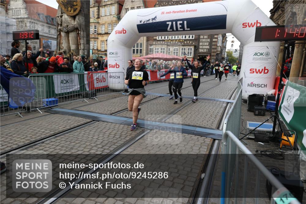 05.10.2025 - 20. swb-Marathon Bremen Yannick Fuchs http://msf.ph/oto/9245286 05.10.2025 11:10:01 Ziel 9410, 9685, 9972, 10448, 10827, 10860, 11206, 11219, 11381, 11486 meine-sportfotos.de