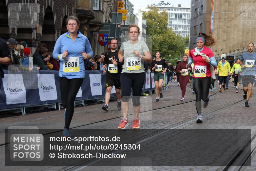 05.10.2025 - 20. swb-Marathon Bremen Strokosch-Dieckow http://msf.ph/oto/9245304 05.10.2025 10:58:23 Ziel 9174, 9433, 9462, 9608, 9820, 10055, 10084, 10586, 11181, 11184, 11291, 11495, 11591, 11700, 11724 meine-sportfotos.de