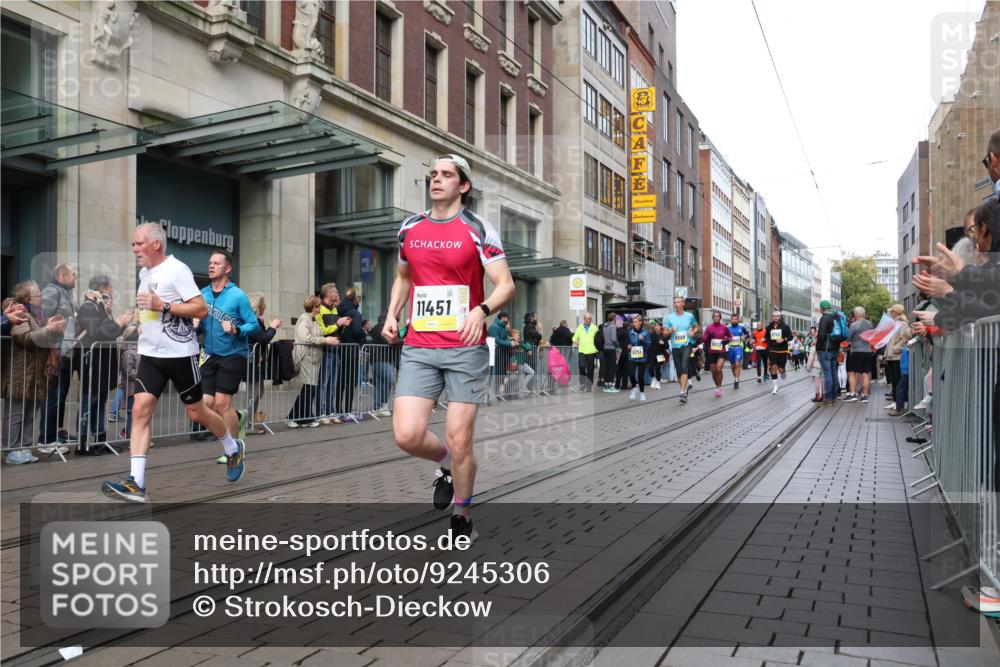 05.10.2025 - 20. swb-Marathon Bremen Strokosch-Dieckow http://msf.ph/oto/9245306 05.10.2025 10:50:28 Ziel 7733, 9199, 9230, 9251, 9277, 9299, 9399, 9578, 9630, 9658, 9715, 9742, 9832, 9888, 9966, 9969, 9975, 9986, 10029, 10043, 10224, 10227, 10251, 10254, 10279, 10479, 10534, 10689, 10698, 11061, 11062, 11220, 11311, 11451, 11466, 11543, 11661, 7733, 9199, 9230, 9251, 9277, 9299, 9399, 9578, 9630, 9658, 9715, 9742, 9832, 9888, 9966, 9969, 9975, 9986, 10029, 10043, 10224, 10227, 10251, 11062, 11466 meine-sportfotos.de