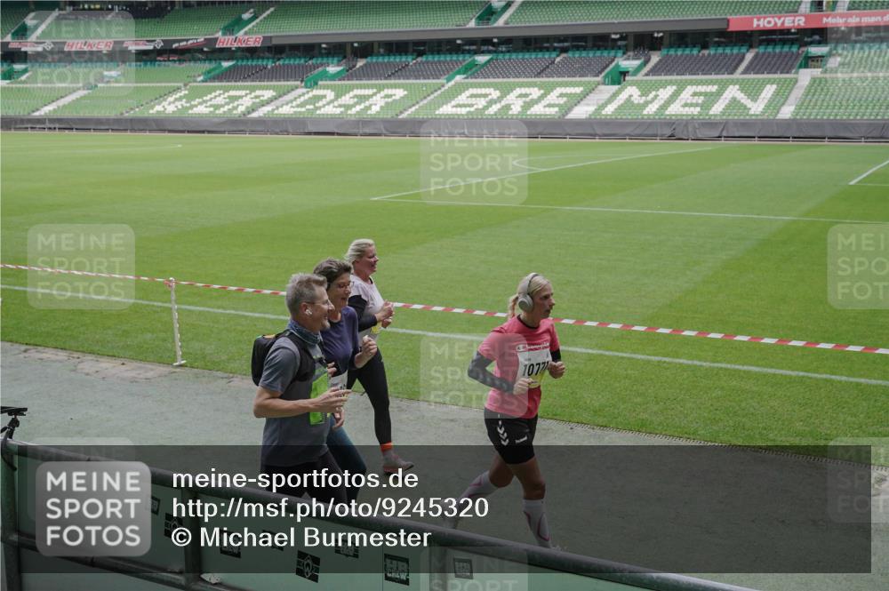 05.10.2025 - 20. swb-Marathon Bremen Michael Burmester http://msf.ph/oto/9245320 05.10.2025 10:37:14 Laufen im Stadion 7776, 7777, 9177, 9208, 9246, 9271, 9272, 9294, 9305, 9360, 9363, 9381, 9473, 9531, 9532, 9593, 9600, 9603, 9604, 9655, 9673, 9692, 9802, 9812, 9827, 9839, 9841, 9913, 9979, 10004, 10026, 10030, 10067, 10071, 10093, 10158, 10209, 10217, 10290, 10291, 10345, 10370, 10477, 10489, 10492, 10508, 10518, 10558, 10562, 10571, 10588, 10615, 10656, 10679, 10762, 10771, 10809, 10821, 10837, 10872, 10995, 11124, 11184, 11223, 11251, 11415, 7908, 8585, 9215, 9346 meine-sportfotos.de
