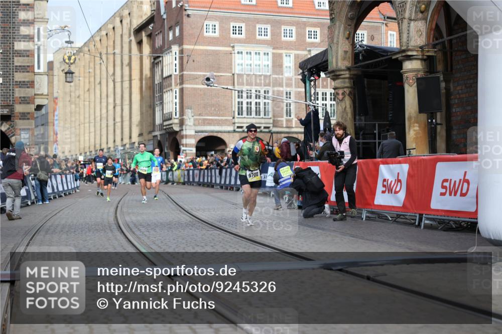 05.10.2025 - 20. swb-Marathon Bremen Yannick Fuchs http://msf.ph/oto/9245326 05.10.2025 10:42:25 Ziel 8187, 9364, 9700, 10838, 11217, 11422 meine-sportfotos.de