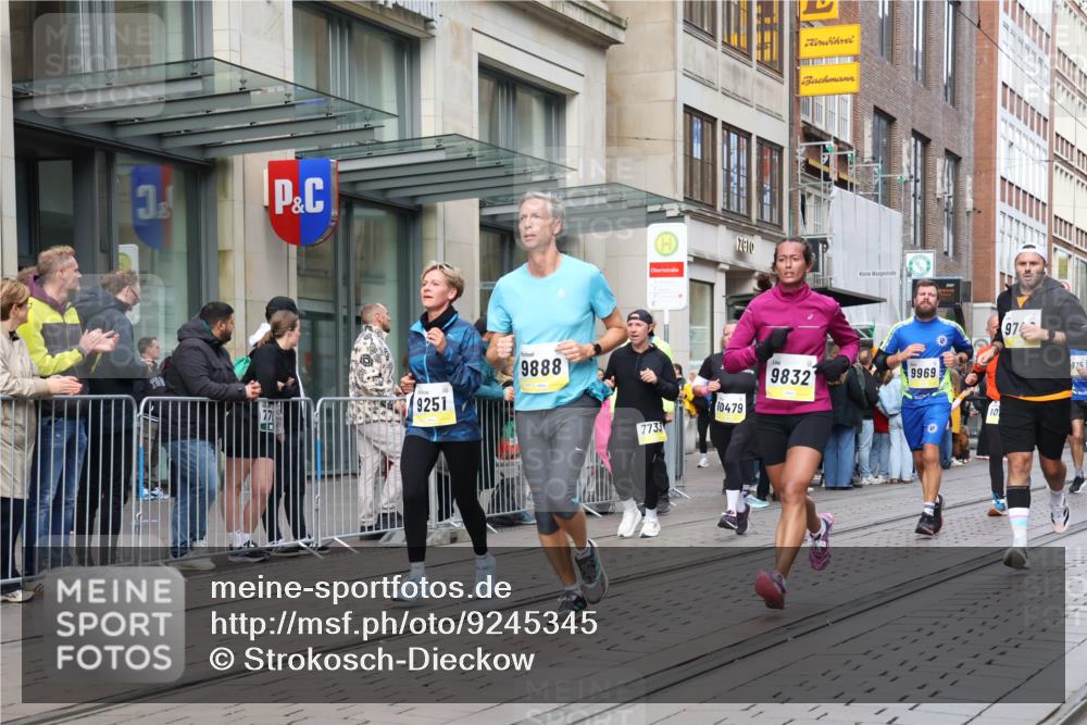 05.10.2025 - 20. swb-Marathon Bremen Strokosch-Dieckow http://msf.ph/oto/9245345 05.10.2025 10:50:30 Ziel 7733, 9199, 9230, 9251, 9277, 9399, 9425, 9578, 9630, 9658, 9663, 9715, 9742, 9832, 9888, 9966, 9969, 9975, 10029, 10043, 10224, 10227, 10254, 10279, 10378, 10479, 10534, 10689, 10698, 10743, 10932, 11061, 11062, 11220, 11311, 11391, 11451, 11543, 11661, 7733, 9199, 9230, 9251, 9277, 9399, 9425, 9578, 9630, 9658, 9663, 9715, 9742, 9832, 9888, 9966, 9969, 9975, 10029, 10043, 10224, 10227, 11062 meine-sportfotos.de