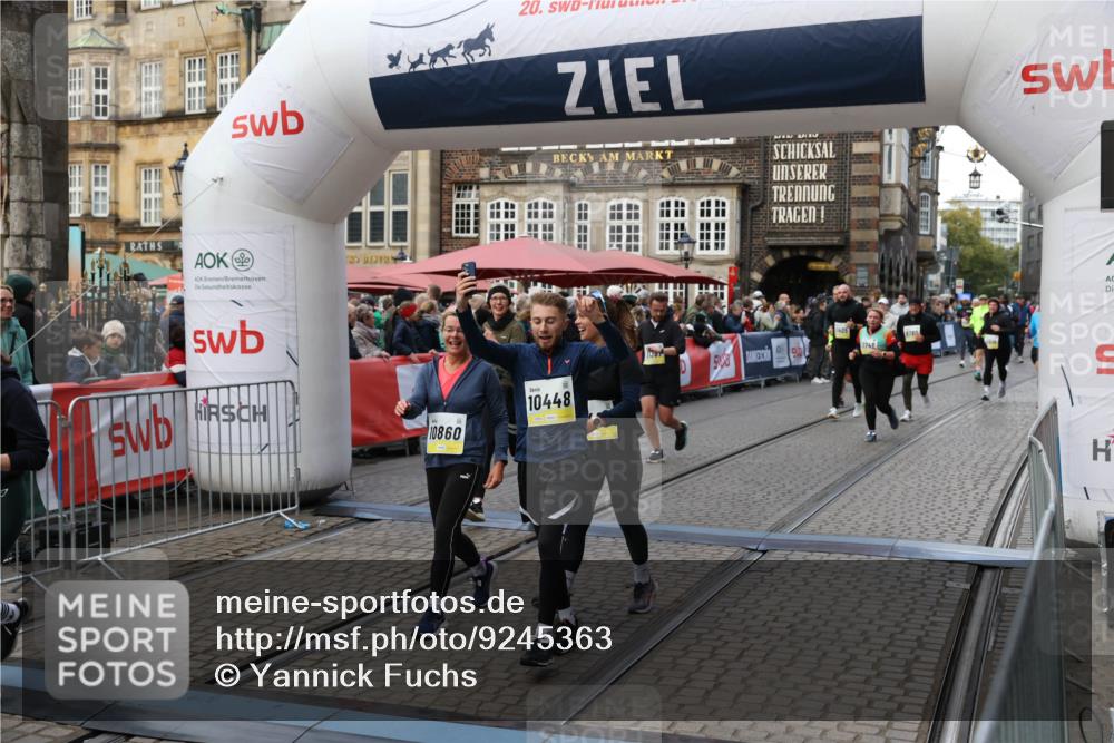 05.10.2025 - 20. swb-Marathon Bremen Yannick Fuchs http://msf.ph/oto/9245363 05.10.2025 11:10:02 Ziel 9410, 9685, 9760, 9972, 10448, 10827, 10860, 11219, 11381, 11486, 11748 meine-sportfotos.de