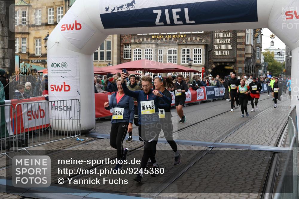 05.10.2025 - 20. swb-Marathon Bremen Yannick Fuchs http://msf.ph/oto/9245380 05.10.2025 11:10:02 Ziel 9410, 9685, 9760, 9972, 10448, 10827, 10860, 11219, 11381, 11486, 11748 meine-sportfotos.de
