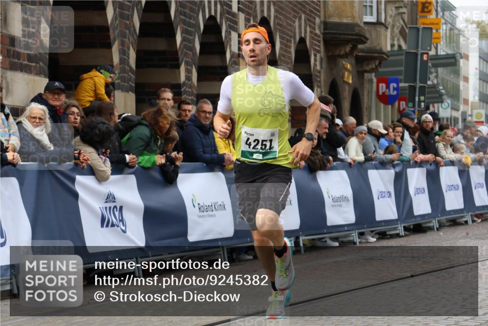 05.10.2025 - 20. swb-Marathon Bremen Strokosch-Dieckow http://msf.ph/oto/9245382 05.10.2025 12:46:38 Ziel 4251 meine-sportfotos.de