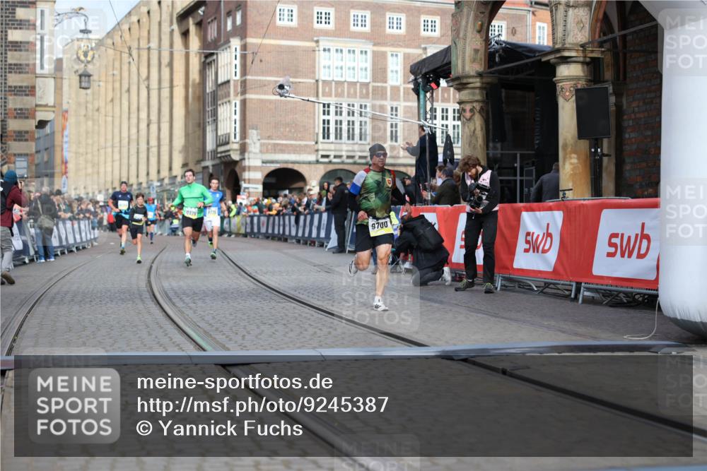 05.10.2025 - 20. swb-Marathon Bremen Yannick Fuchs http://msf.ph/oto/9245387 05.10.2025 10:42:26 Ziel 8187, 9700, 9775, 10375, 10838, 11217, 11422 meine-sportfotos.de
