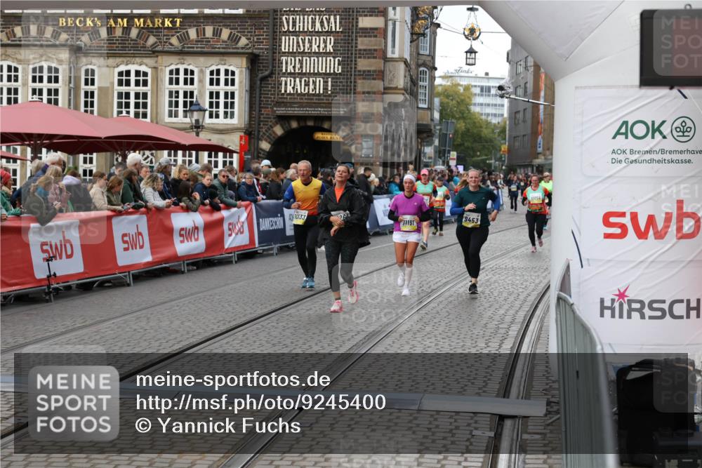 05.10.2025 - 20. swb-Marathon Bremen Yannick Fuchs http://msf.ph/oto/9245400 05.10.2025 11:11:40 Ziel 9453, 10264, 10320, 11030, 11083, 11191 meine-sportfotos.de
