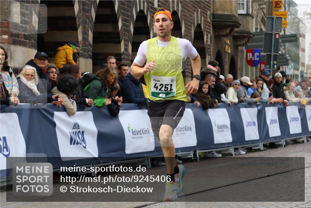 05.10.2025 - 20. swb-Marathon Bremen Strokosch-Dieckow http://msf.ph/oto/9245406 05.10.2025 12:46:38 Ziel 4251 meine-sportfotos.de