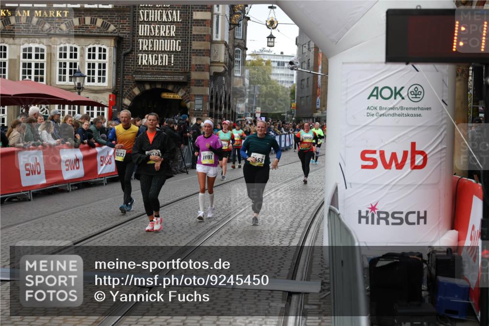 05.10.2025 - 20. swb-Marathon Bremen Yannick Fuchs http://msf.ph/oto/9245450 05.10.2025 11:11:41 Ziel 9453, 10264, 10320, 10333, 11030, 11083, 11191 meine-sportfotos.de