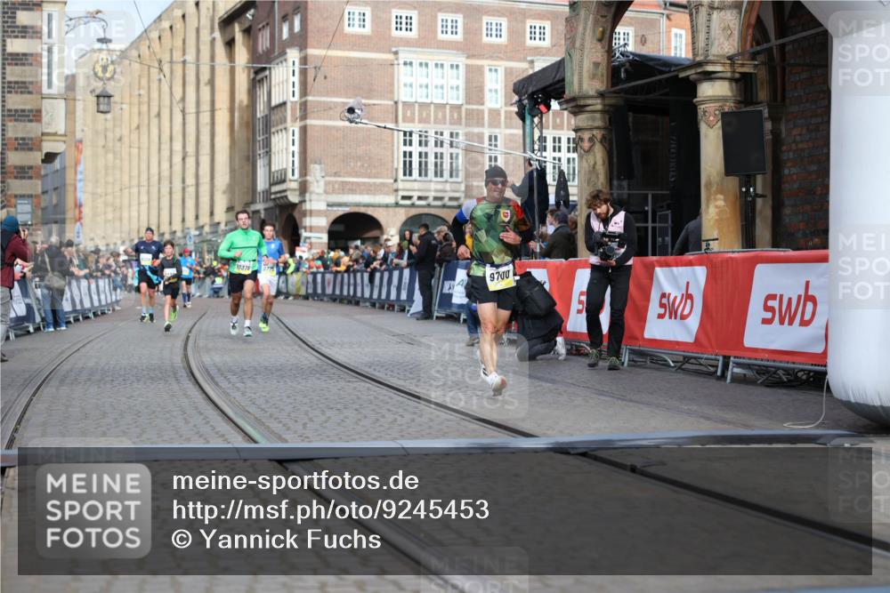 05.10.2025 - 20. swb-Marathon Bremen Yannick Fuchs http://msf.ph/oto/9245453 05.10.2025 10:42:26 Ziel 8187, 9700, 9775, 10375, 10838, 11217, 11422 meine-sportfotos.de
