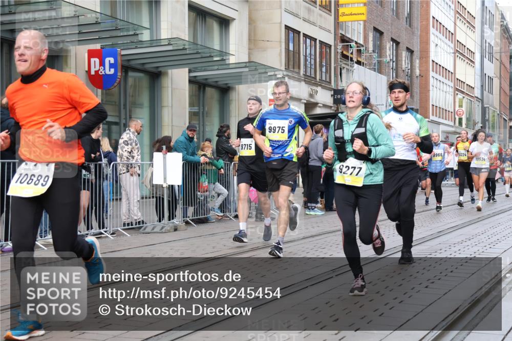 05.10.2025 - 20. swb-Marathon Bremen Strokosch-Dieckow http://msf.ph/oto/9245454 05.10.2025 10:50:34 Ziel 7733, 9199, 9230, 9251, 9256, 9277, 9287, 9399, 9416, 9425, 9630, 9658, 9663, 9715, 9742, 9832, 9888, 9894, 9966, 9969, 9975, 10029, 10043, 10206, 10224, 10226, 10227, 10254, 10279, 10378, 10479, 10534, 10669, 10689, 10698, 10743, 10932, 11061, 11220, 11279, 11311, 11391, 11451, 11543, 11573, 11661, 7733, 9199, 9230, 9251, 9256, 9277, 9287, 9399, 9416, 9425, 9630, 9658, 9663, 9715, 9742, 9832, 9888, 9894, 9966, 9969, 9975, 10029, 10043, 10206, 10224, 10226, 10227 meine-sportfotos.de