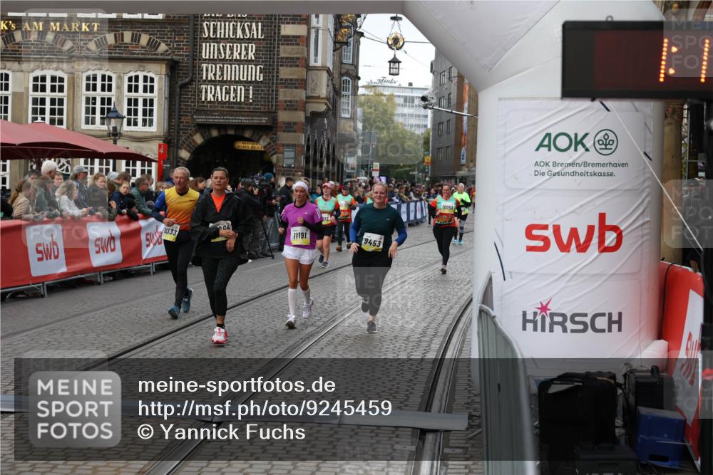 05.10.2025 - 20. swb-Marathon Bremen Yannick Fuchs http://msf.ph/oto/9245459 05.10.2025 11:11:41 Ziel 9453, 10264, 10320, 10333, 11030, 11083, 11191 meine-sportfotos.de