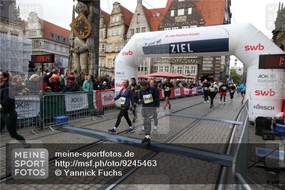05.10.2025 - 20. swb-Marathon Bremen Yannick Fuchs http://msf.ph/oto/9245463 05.10.2025 11:10:03 Ziel 9410, 9685, 9760, 9972, 10435, 10448, 10515, 10827, 10860, 10885, 11219, 11381, 11405, 11486, 11748 meine-sportfotos.de
