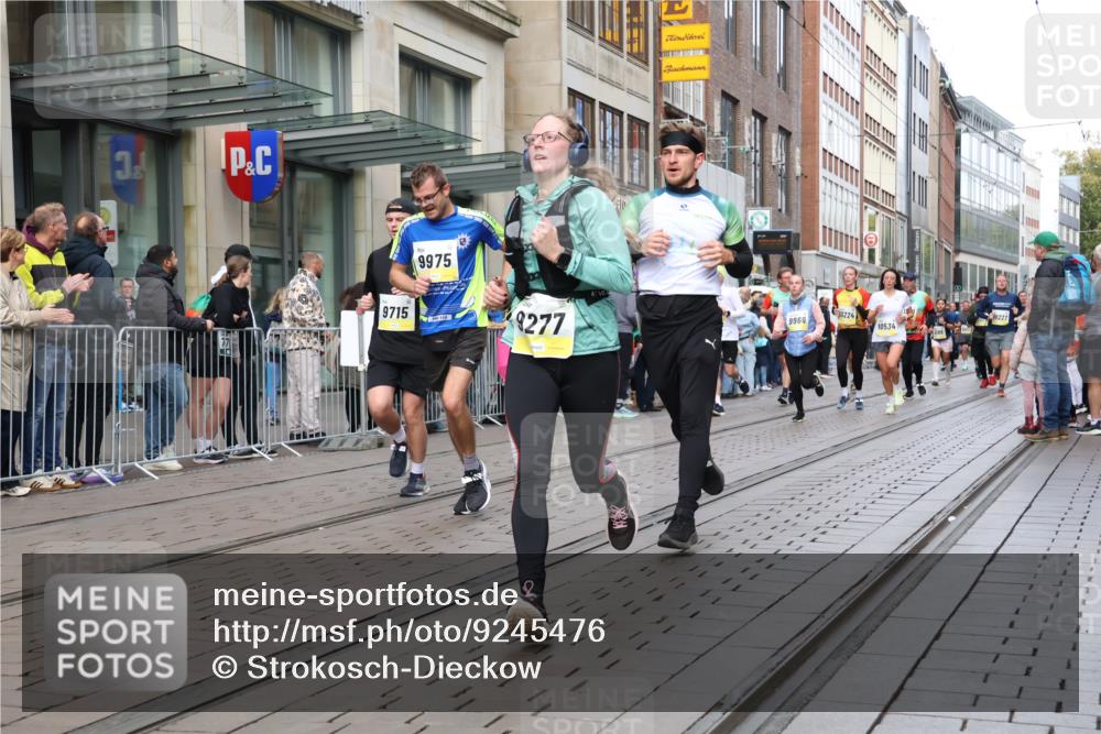 05.10.2025 - 20. swb-Marathon Bremen Strokosch-Dieckow http://msf.ph/oto/9245476 05.10.2025 10:50:35 Ziel 7733, 9199, 9230, 9251, 9256, 9277, 9287, 9399, 9416, 9425, 9630, 9658, 9663, 9715, 9742, 9832, 9888, 9894, 9966, 9969, 9975, 10029, 10043, 10206, 10224, 10226, 10227, 10254, 10279, 10378, 10479, 10534, 10669, 10689, 10698, 10743, 10932, 11061, 11220, 11279, 11311, 11391, 11451, 11543, 11573, 11661, 7733, 9199, 9230, 9251, 9256, 9277, 9287, 9399, 9416, 9425, 9630, 9658, 9663, 9715, 9742, 9832, 9888, 9894, 9966, 9969, 9975, 10029, 10043, 10206, 10224, 10226, 10227 meine-sportfotos.de