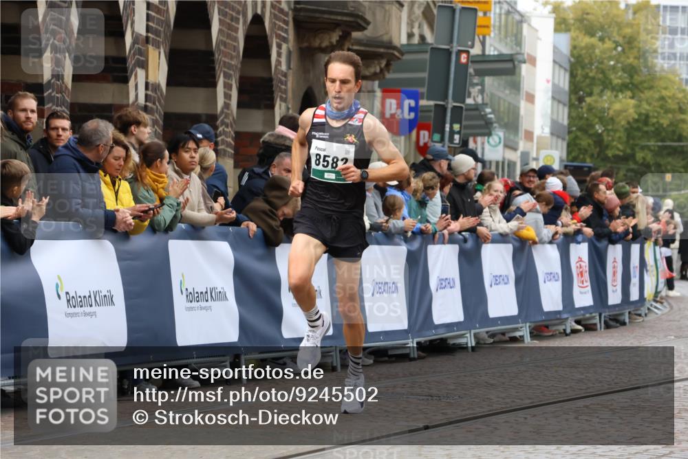 05.10.2025 - 20. swb-Marathon Bremen Strokosch-Dieckow http://msf.ph/oto/9245502 05.10.2025 12:46:51 Ziel 1571, 8582 meine-sportfotos.de