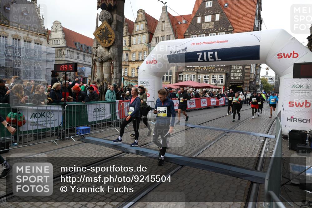05.10.2025 - 20. swb-Marathon Bremen Yannick Fuchs http://msf.ph/oto/9245504 05.10.2025 11:10:04 Ziel 9288, 9410, 9685, 9760, 9972, 10435, 10448, 10515, 10827, 10860, 10885, 11219, 11381, 11405, 11486, 11748 meine-sportfotos.de