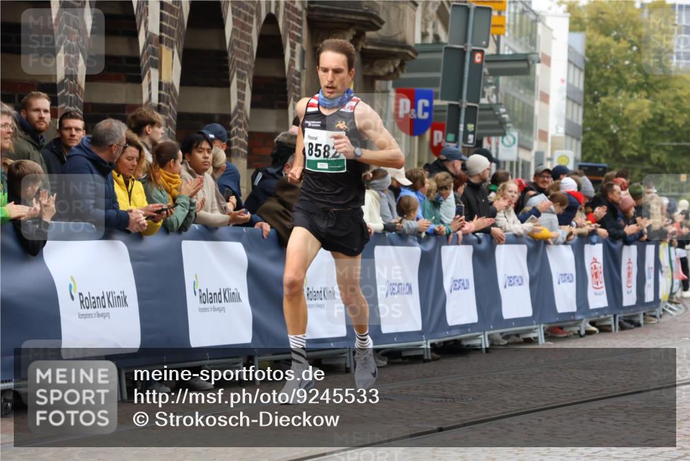 05.10.2025 - 20. swb-Marathon Bremen Strokosch-Dieckow http://msf.ph/oto/9245533 05.10.2025 12:46:52 Ziel 1571, 8582 meine-sportfotos.de