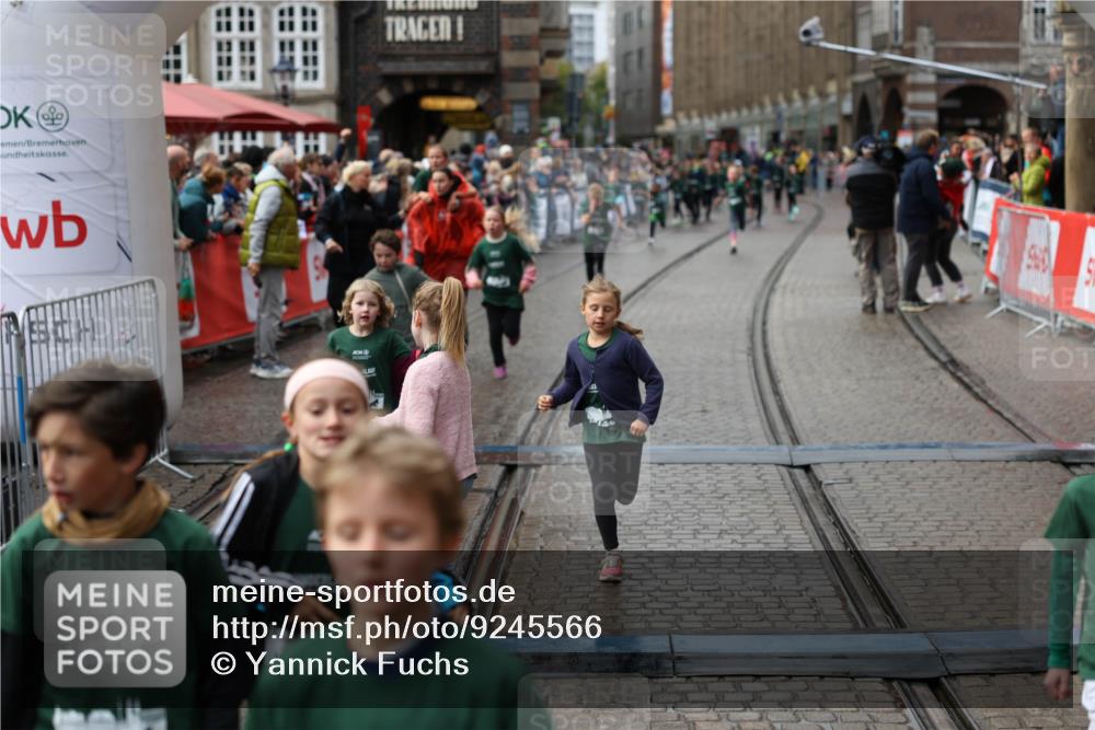 05.10.2025 - 20. swb-Marathon Bremen Yannick Fuchs http://msf.ph/oto/9245566 05.10.2025 15:20:55 Ziel  meine-sportfotos.de