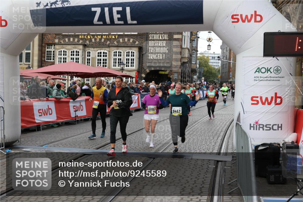 05.10.2025 - 20. swb-Marathon Bremen Yannick Fuchs http://msf.ph/oto/9245589 05.10.2025 11:11:43 Ziel 9453, 10058, 10264, 10320, 10333, 11030, 11191 meine-sportfotos.de