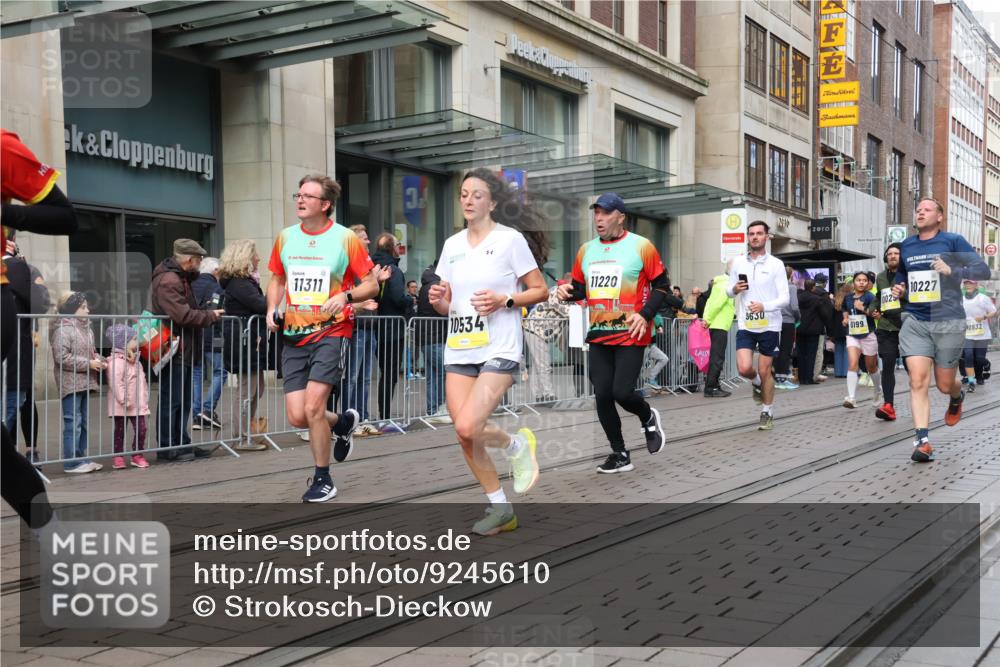 05.10.2025 - 20. swb-Marathon Bremen Strokosch-Dieckow http://msf.ph/oto/9245610 05.10.2025 10:50:40 Ziel 7733, 9199, 9251, 9256, 9277, 9287, 9399, 9416, 9425, 9630, 9663, 9715, 9888, 9894, 9966, 9975, 10029, 10206, 10215, 10224, 10226, 10227, 10254, 10378, 10534, 10669, 10689, 10698, 10743, 10932, 11061, 11220, 11279, 11311, 11391, 11573, 7733, 9199, 9251, 9256, 9277, 9287, 9399, 9416, 9425, 9630, 9663, 9715, 9888, 9894, 9966, 9975, 10029, 10206, 10215, 10224, 10226, 10227 meine-sportfotos.de
