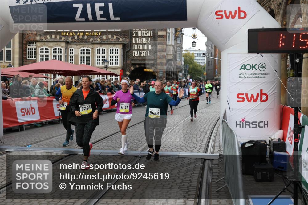 05.10.2025 - 20. swb-Marathon Bremen Yannick Fuchs http://msf.ph/oto/9245619 05.10.2025 11:11:44 Ziel 9453, 10058, 10264, 10320, 10333, 11030, 11191 meine-sportfotos.de