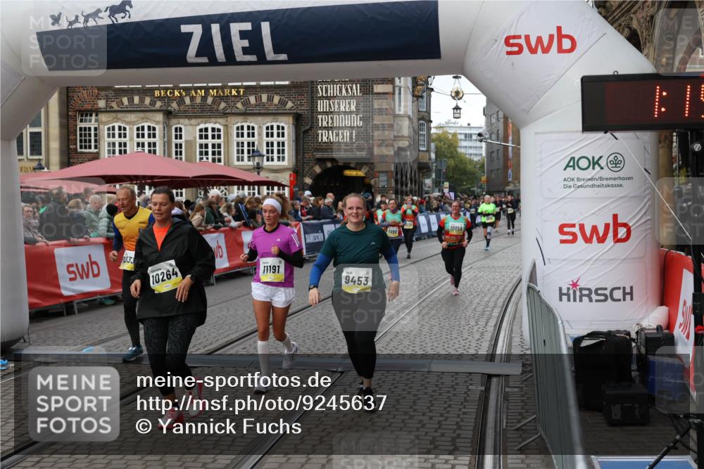 05.10.2025 - 20. swb-Marathon Bremen Yannick Fuchs http://msf.ph/oto/9245637 05.10.2025 11:11:44 Ziel 9453, 10058, 10264, 10320, 10333, 11030, 11191 meine-sportfotos.de