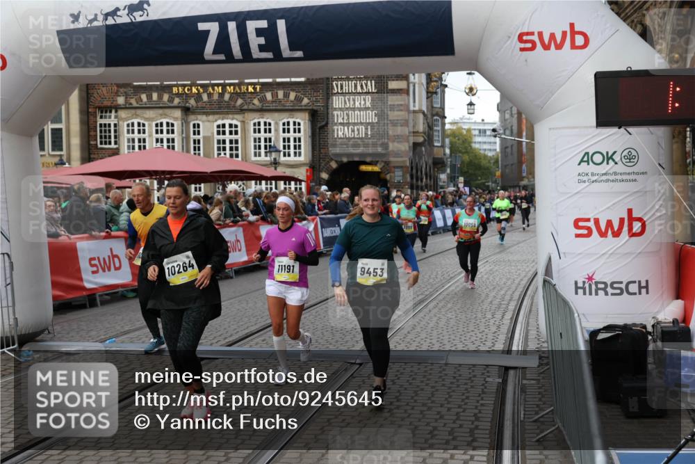 05.10.2025 - 20. swb-Marathon Bremen Yannick Fuchs http://msf.ph/oto/9245645 05.10.2025 11:11:44 Ziel 9453, 10058, 10264, 10320, 10333, 11030, 11191 meine-sportfotos.de