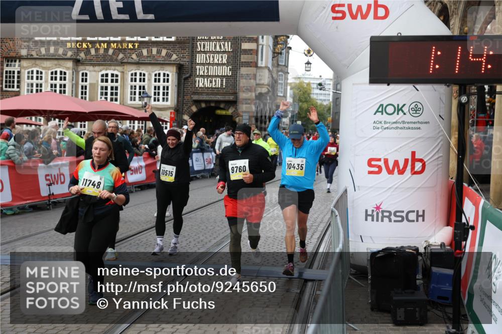 05.10.2025 - 20. swb-Marathon Bremen Yannick Fuchs http://msf.ph/oto/9245650 05.10.2025 11:10:06 Ziel 9288, 9410, 9685, 9760, 9972, 10435, 10448, 10515, 10659, 10827, 10860, 10885, 11219, 11381, 11405, 11634, 11748 meine-sportfotos.de