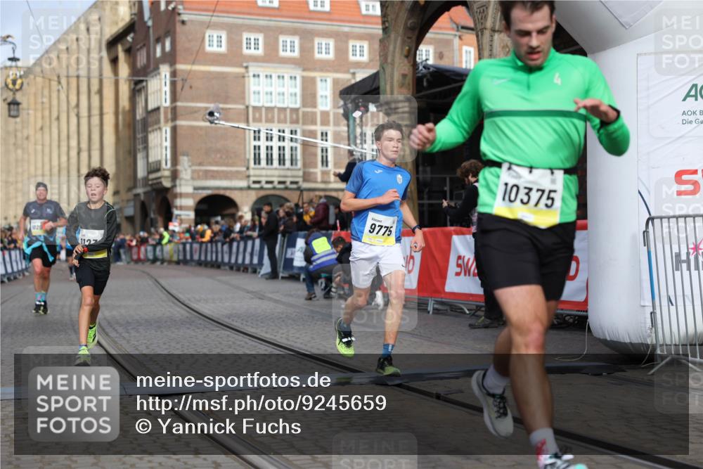 05.10.2025 - 20. swb-Marathon Bremen Yannick Fuchs http://msf.ph/oto/9245659 05.10.2025 10:42:30 Ziel 9700, 9775, 10208, 10375, 11230 meine-sportfotos.de