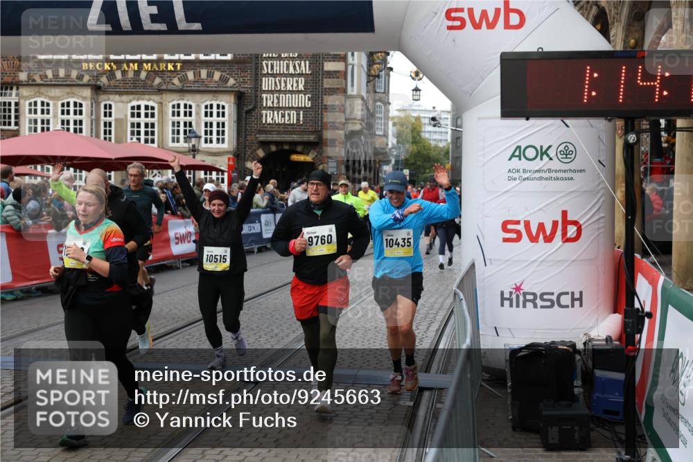 05.10.2025 - 20. swb-Marathon Bremen Yannick Fuchs http://msf.ph/oto/9245663 05.10.2025 11:10:06 Ziel 9288, 9410, 9685, 9760, 9972, 10435, 10448, 10515, 10659, 10827, 10860, 10885, 11219, 11381, 11405, 11634, 11748 meine-sportfotos.de