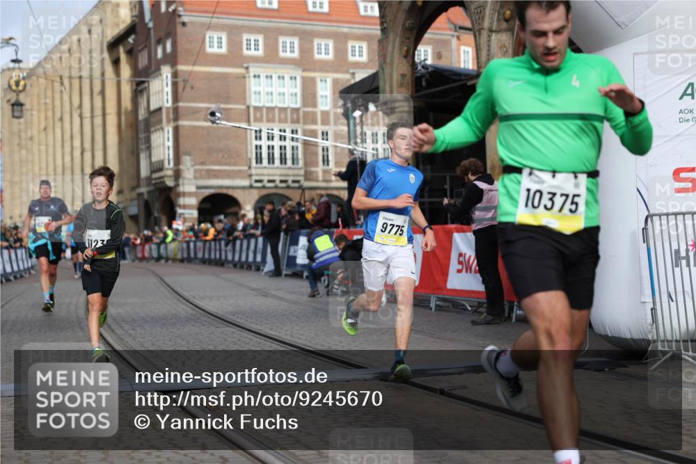 05.10.2025 - 20. swb-Marathon Bremen Yannick Fuchs http://msf.ph/oto/9245670 05.10.2025 10:42:30 Ziel 9700, 9775, 10208, 10375, 11230 meine-sportfotos.de