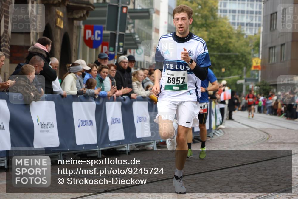 05.10.2025 - 20. swb-Marathon Bremen Strokosch-Dieckow http://msf.ph/oto/9245724 05.10.2025 12:47:03 Ziel 940, 6957 meine-sportfotos.de