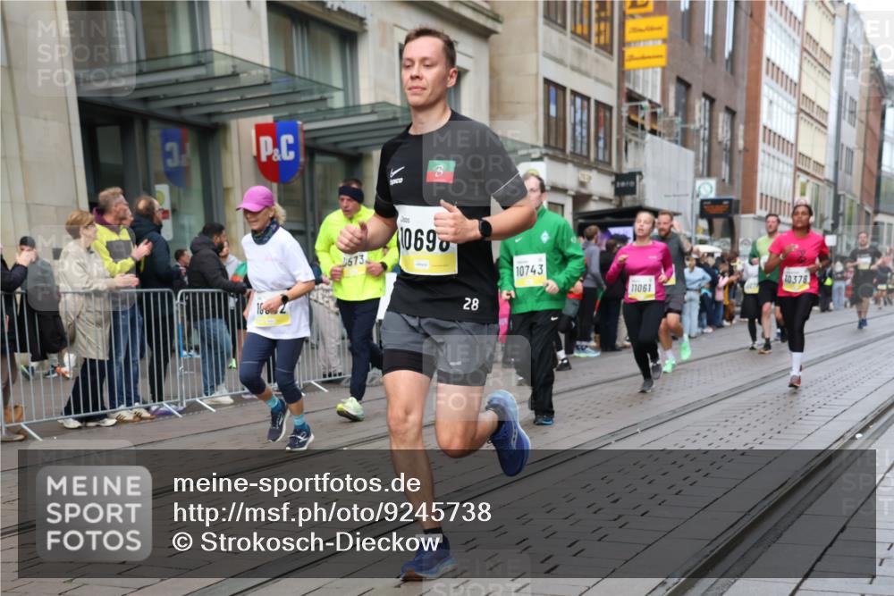 05.10.2025 - 20. swb-Marathon Bremen Strokosch-Dieckow http://msf.ph/oto/9245738 05.10.2025 10:50:44 Ziel 9199, 9256, 9287, 9399, 9416, 9425, 9630, 9663, 9894, 9906, 9966, 10029, 10206, 10215, 10222, 10226, 10227, 10254, 10378, 10432, 10534, 10669, 10698, 10743, 10932, 11061, 11220, 11279, 11311, 11391, 11573, 9199, 9256, 9287, 9399, 9416, 9425, 9630, 9663, 9894, 9906, 9966, 10029, 10206, 10215, 10222, 10226, 10227, 10432 meine-sportfotos.de