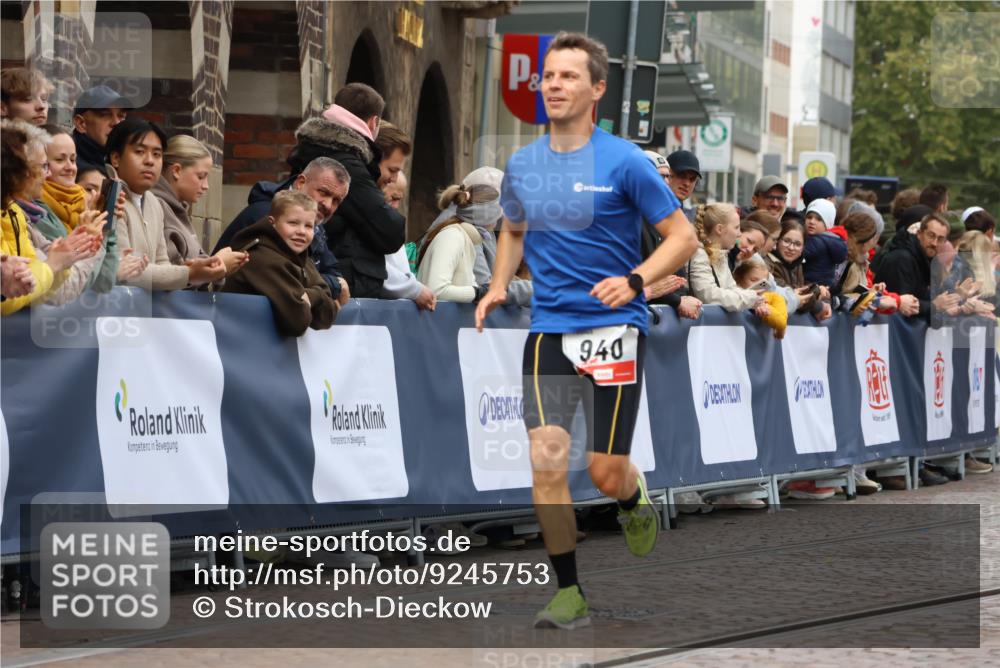 05.10.2025 - 20. swb-Marathon Bremen Strokosch-Dieckow http://msf.ph/oto/9245753 05.10.2025 12:47:05 Ziel 940, 6957, 7259 meine-sportfotos.de