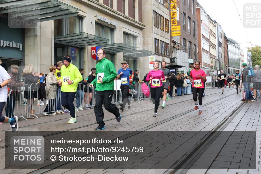 05.10.2025 - 20. swb-Marathon Bremen Strokosch-Dieckow http://msf.ph/oto/9245759 05.10.2025 10:50:44 Ziel 9199, 9256, 9287, 9399, 9416, 9425, 9630, 9663, 9894, 9906, 9966, 10029, 10206, 10215, 10222, 10226, 10227, 10254, 10378, 10432, 10534, 10669, 10698, 10743, 10932, 11061, 11220, 11279, 11311, 11391, 11573, 9199, 9256, 9287, 9399, 9416, 9425, 9630, 9663, 9894, 9906, 9966, 10029, 10206, 10215, 10222, 10226, 10227, 10432 meine-sportfotos.de
