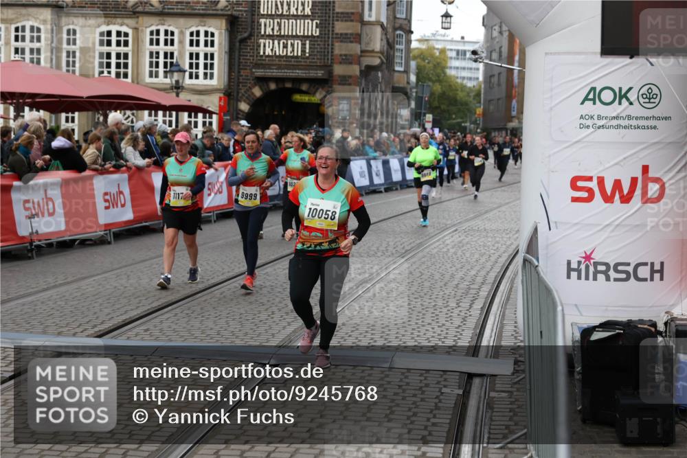 05.10.2025 - 20. swb-Marathon Bremen Yannick Fuchs http://msf.ph/oto/9245768 05.10.2025 11:11:47 Ziel 9453, 9999, 10058, 10264, 10333, 11172, 11191 meine-sportfotos.de