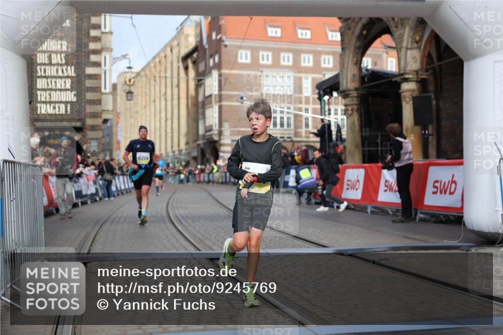 05.10.2025 - 20. swb-Marathon Bremen Yannick Fuchs http://msf.ph/oto/9245769 05.10.2025 10:42:31 Ziel 9700, 9775, 10208, 10375, 11230 meine-sportfotos.de
