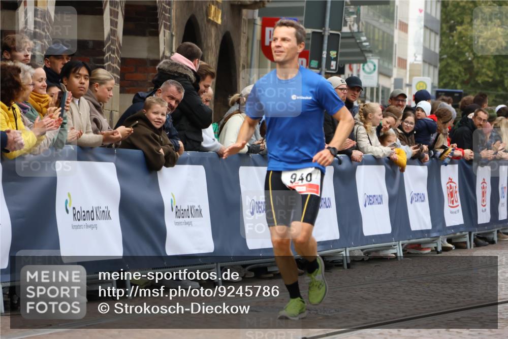 05.10.2025 - 20. swb-Marathon Bremen Strokosch-Dieckow http://msf.ph/oto/9245786 05.10.2025 12:47:05 Ziel 940, 6957, 7259 meine-sportfotos.de