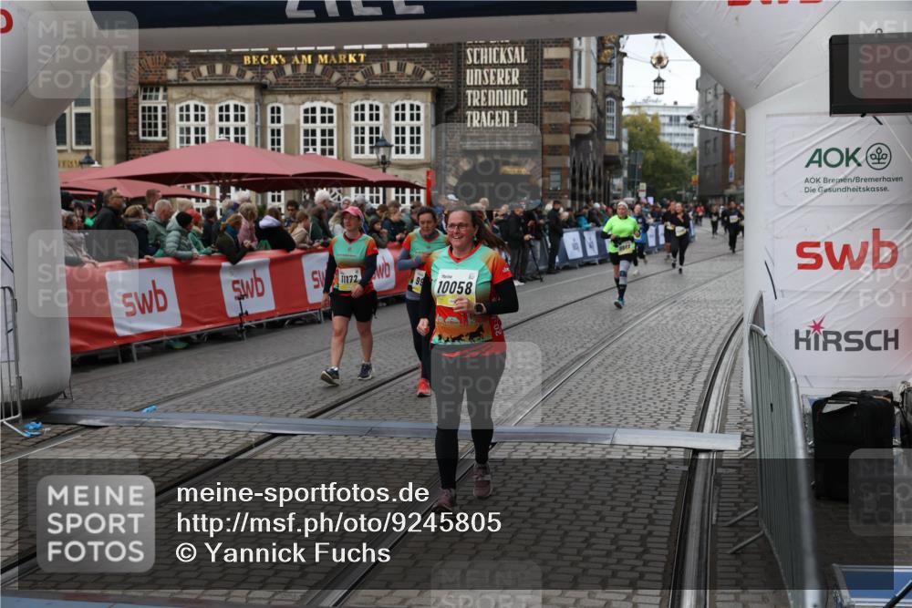 05.10.2025 - 20. swb-Marathon Bremen Yannick Fuchs http://msf.ph/oto/9245805 05.10.2025 11:11:48 Ziel 9453, 9999, 10058, 10235, 10236, 10264, 10333, 11172, 11191 meine-sportfotos.de