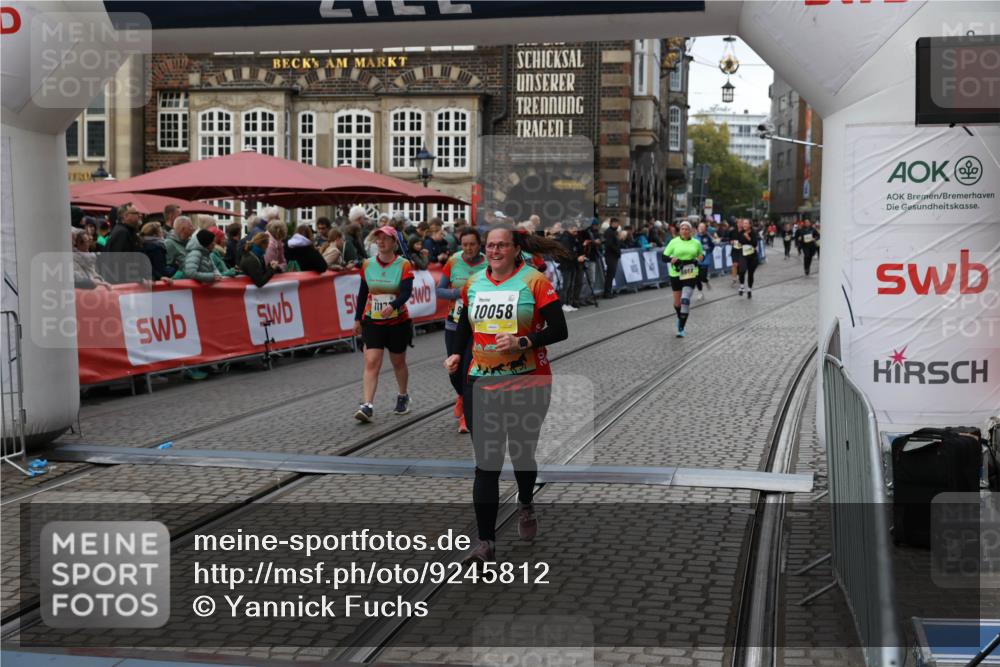 05.10.2025 - 20. swb-Marathon Bremen Yannick Fuchs http://msf.ph/oto/9245812 05.10.2025 11:11:48 Ziel 9453, 9999, 10058, 10235, 10236, 10264, 10333, 11172, 11191 meine-sportfotos.de