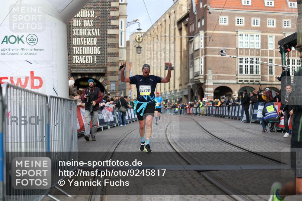 05.10.2025 - 20. swb-Marathon Bremen Yannick Fuchs http://msf.ph/oto/9245817 05.10.2025 10:42:32 Ziel 9700, 9775, 10208, 10375, 11230 meine-sportfotos.de