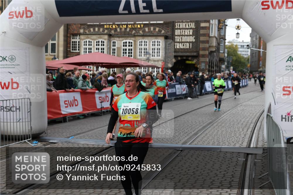 05.10.2025 - 20. swb-Marathon Bremen Yannick Fuchs http://msf.ph/oto/9245833 05.10.2025 11:11:49 Ziel 9453, 9680, 9999, 10058, 10235, 10236, 10264, 10333, 11172, 11191 meine-sportfotos.de