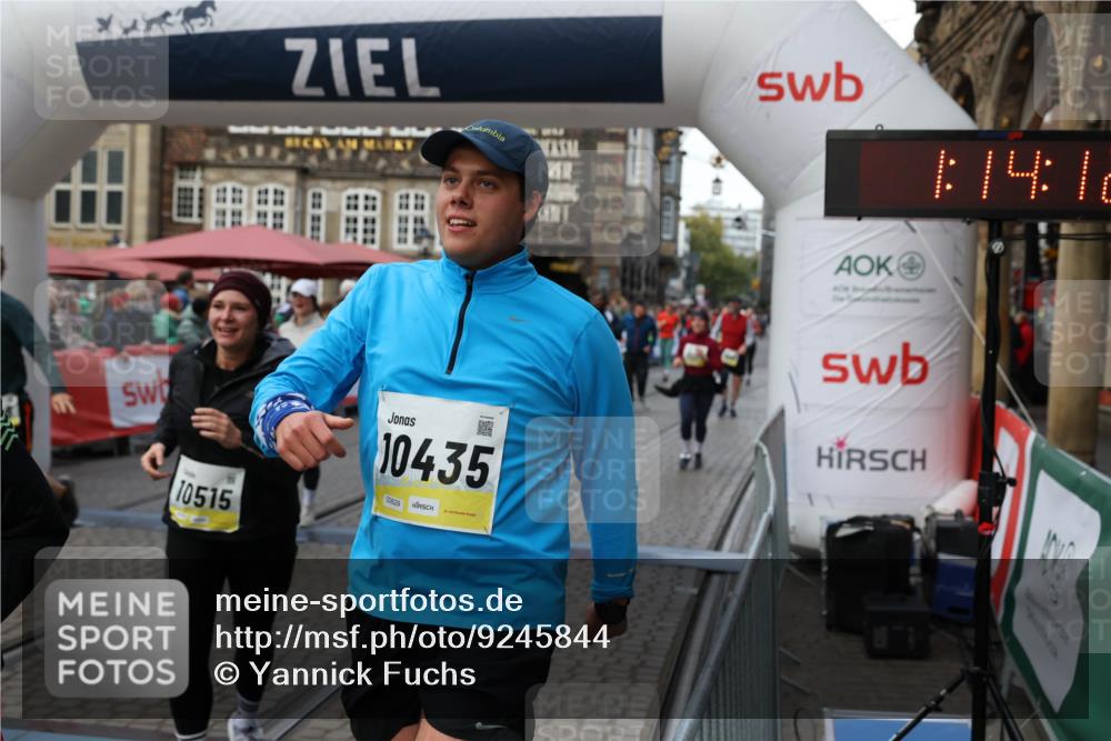 05.10.2025 - 20. swb-Marathon Bremen Yannick Fuchs http://msf.ph/oto/9245844 05.10.2025 11:10:08 Ziel 9288, 9561, 9760, 9972, 10435, 10515, 10659, 10860, 10885, 11381, 11405, 11634, 11748 meine-sportfotos.de