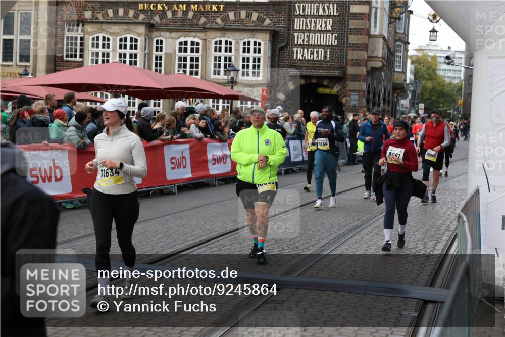 05.10.2025 - 20. swb-Marathon Bremen Yannick Fuchs http://msf.ph/oto/9245864 05.10.2025 11:10:09 Ziel 9288, 9554, 9561, 9760, 9972, 10383, 10435, 10515, 10659, 10885, 10969, 11381, 11401, 11405, 11634, 11748 meine-sportfotos.de