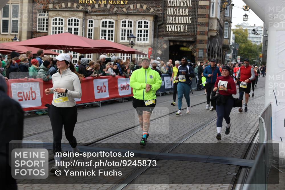 05.10.2025 - 20. swb-Marathon Bremen Yannick Fuchs http://msf.ph/oto/9245873 05.10.2025 11:10:09 Ziel 9288, 9554, 9561, 9760, 9972, 10383, 10435, 10515, 10659, 10885, 10969, 11381, 11401, 11405, 11634, 11748 meine-sportfotos.de
