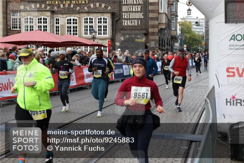 05.10.2025 - 20. swb-Marathon Bremen Yannick Fuchs http://msf.ph/oto/9245883 05.10.2025 11:10:11 Ziel 9288, 9470, 9476, 9554, 9561, 9760, 10383, 10435, 10515, 10596, 10659, 10885, 10969, 11401, 11405, 11536, 11634, 11748 meine-sportfotos.de