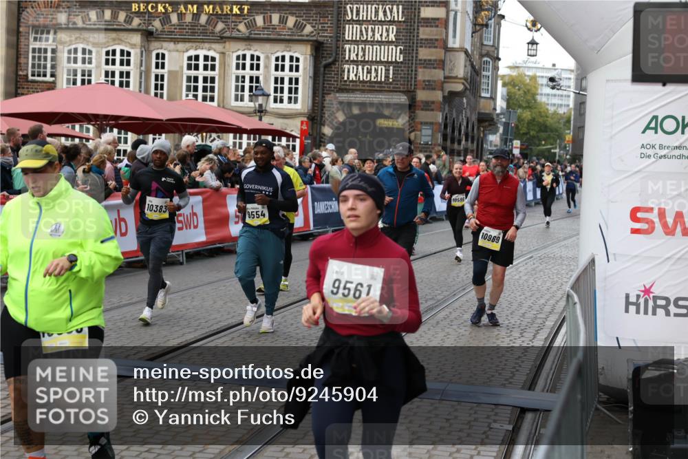 05.10.2025 - 20. swb-Marathon Bremen Yannick Fuchs http://msf.ph/oto/9245904 05.10.2025 11:10:11 Ziel 9288, 9470, 9476, 9554, 9561, 9760, 10383, 10435, 10515, 10596, 10659, 10885, 10969, 11401, 11405, 11536, 11634, 11748 meine-sportfotos.de